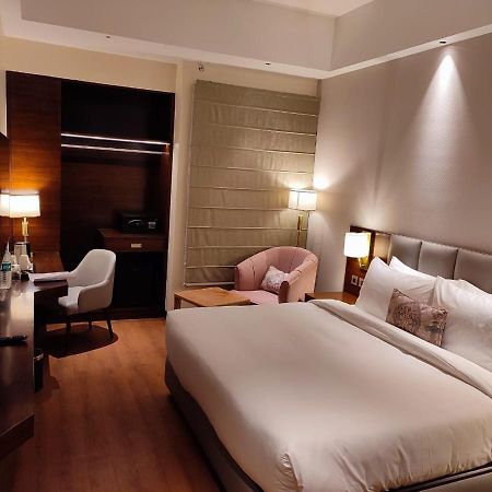 Hotel Peninsula Panchkula Εξωτερικό φωτογραφία